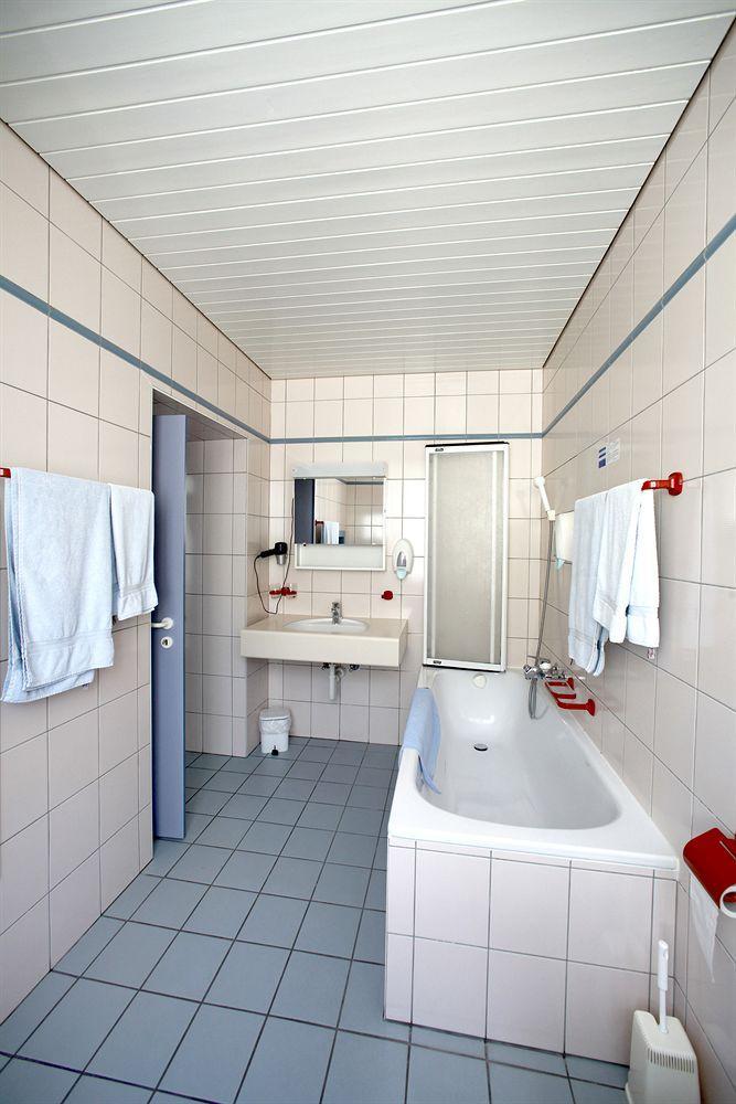 Hotel Du Port - Free Parking - Breakfast Included Estavayer-le-lac Exterior photo